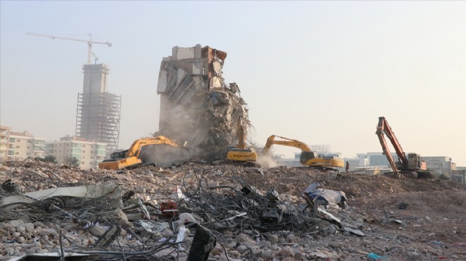 İzmir de depremin ardından acil yıkılacak 71 binadan 67 sinin yıkımı tamamlandı