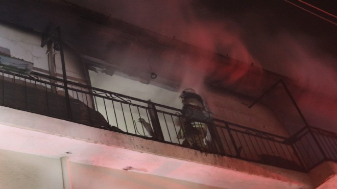 İzmir de ev yangını: 1 yaralı