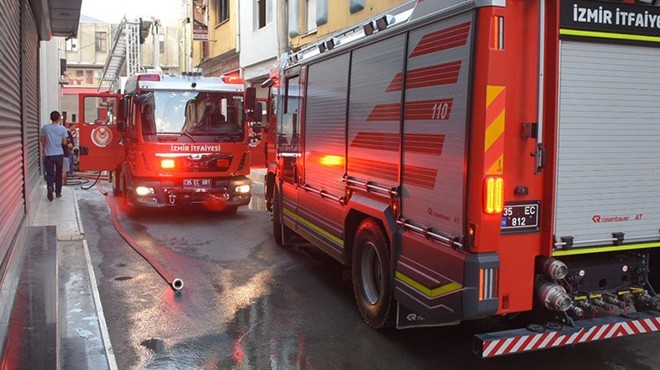 İzmir de ev yangını: 3 yaralı