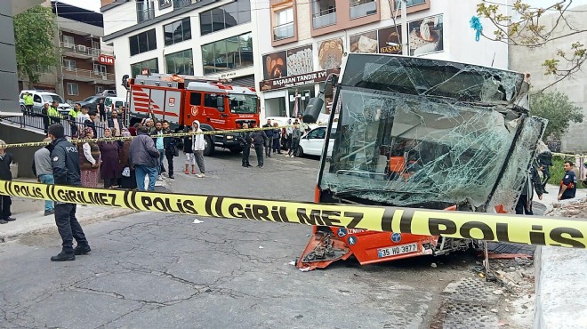 İzmir de feci kaza! Belediye otobüsü duvara çarptı: 10 yaralı