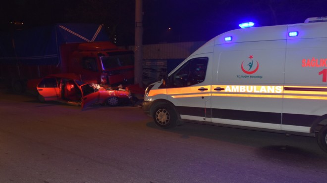 İzmir de korkunç kaza: 1 i ağır, 2 yaralı