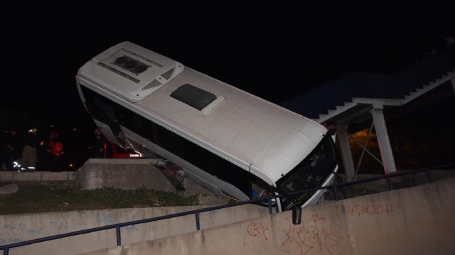 İzmir de feci kaza: Çok sayıda yaralı!
