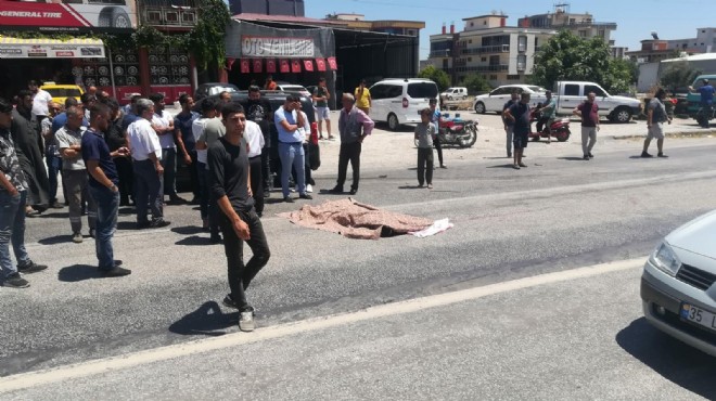 İzmir de feci kaza: Otomobil arkadan çarptı...