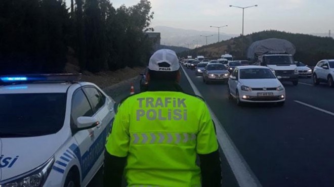 İzmir de geçen hafta 15 bin 335 trafik cezası uygulandı