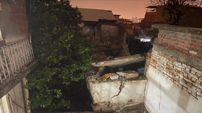 İzmir de göçük paniği: 1 kişi kurtarıldı