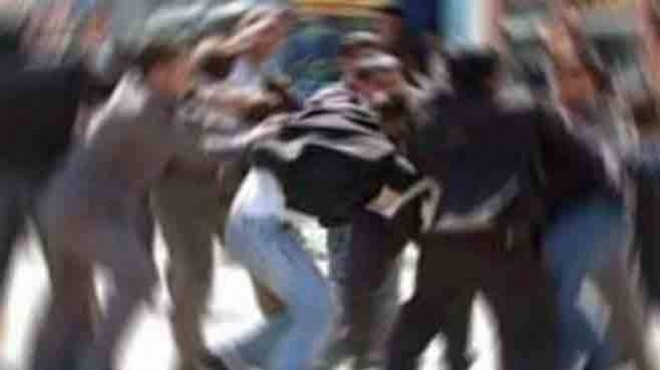İzmir de iki grup arasında kavga: 12 gözaltı