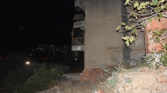 İzmir de ikinci kattan düşen 2 yaşındaki çocuk hayatını kaybetti
