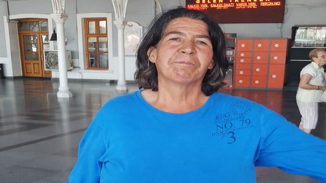 İzmir de kaybolan zihinsel engelli kadından sevindiren haber