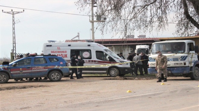 İzmir de korkunç kaza: Kamyonetin çarptığı belediye çalışanı hayatını kaybetti
