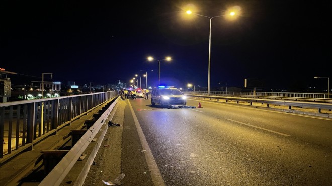 İzmir de korkunç kaza: Motosiklet sürücüsü yaşamını yitirdi