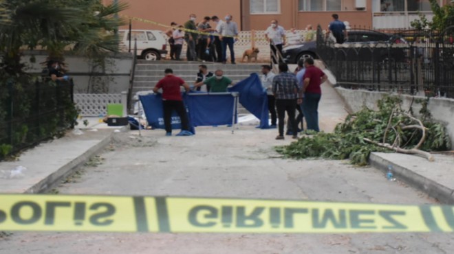 İzmir de kuaförde dehşet: Eşini ve 1 kişiyi öldüren zanlı intihar etti