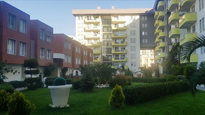 İzmir de lüks daireye  ölüm içkisi  baskını: Tesis kurmuş!