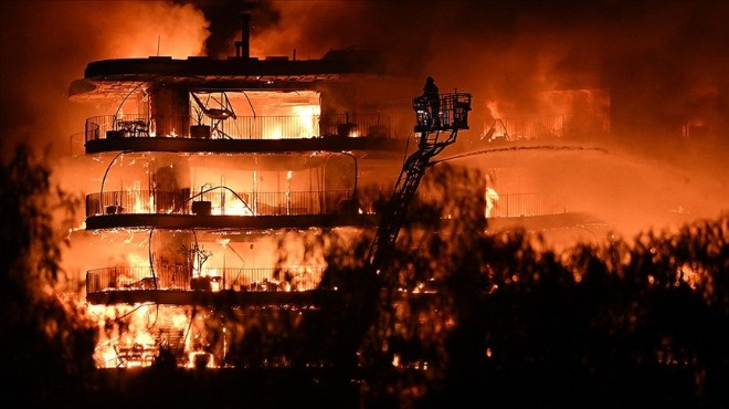İzmir de lüks sitede yangın dehşeti!