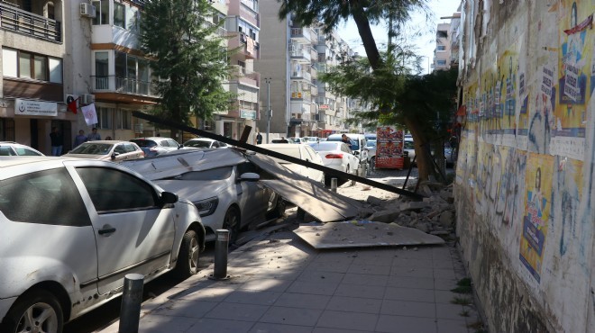 İzmir de metruk bina çöktü!