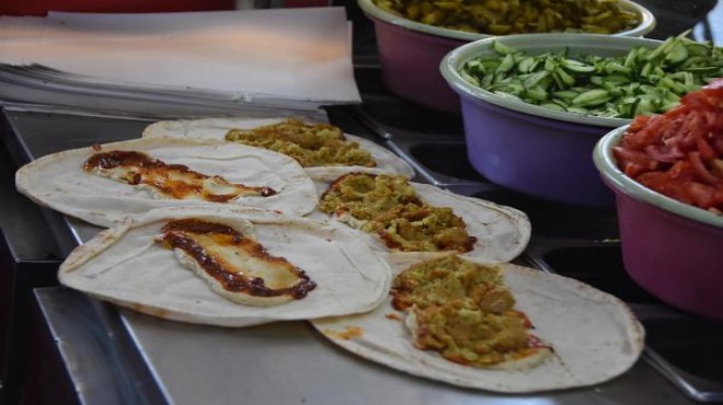 İzmir de mülteciler Türk mutfağına rakip oldu