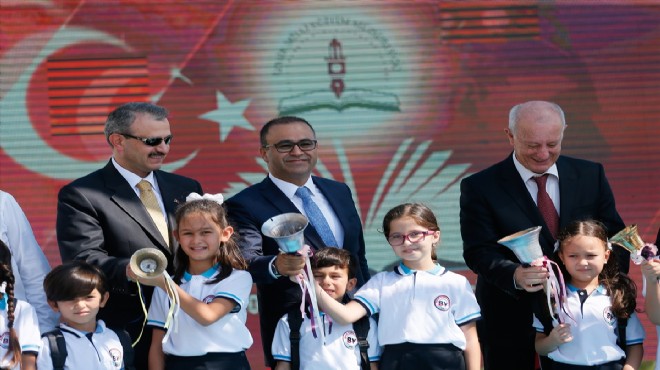 İzmir de okullar zeytin fidanıyla açıldı!