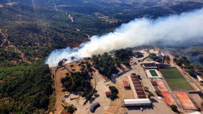 İzmir de gençlik merkezi yakınında orman yangını paniği!