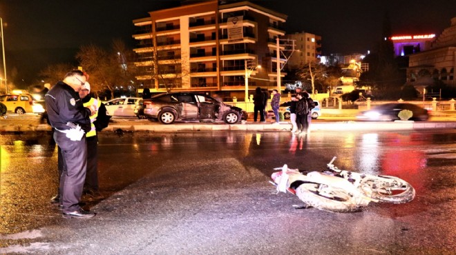 İzmir de otomobil ile motosiklet çarpıştı: 1 ölü