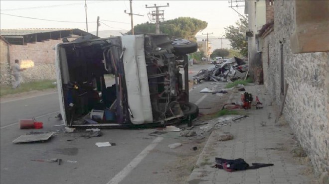 İzmir de otomobille minibüs çarpıştı: 1 ölü, 5 yaralı
