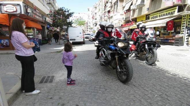 İzmir de polisten 23 Nisan konvoyu