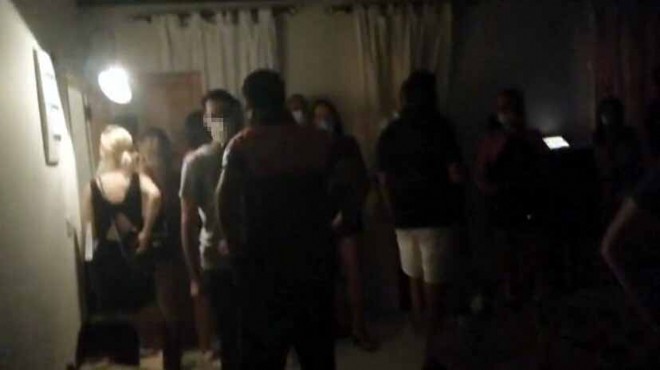 İzmir de rezidansta partiye baskın: 25 kişiye 78 bin lira ceza