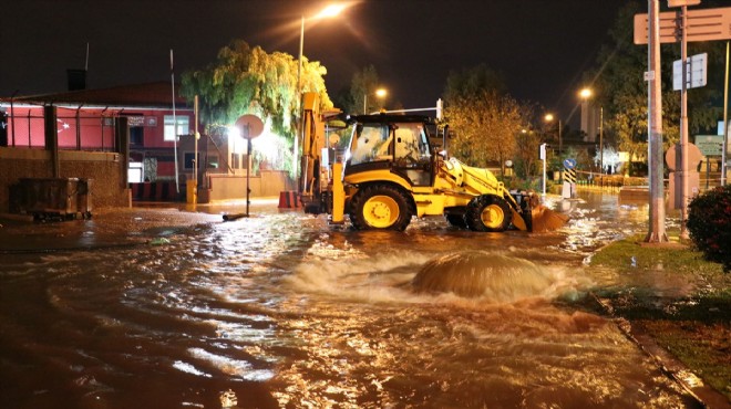 İzmir de sağanak kabusu: Yağışlar ne kadar sürecek?