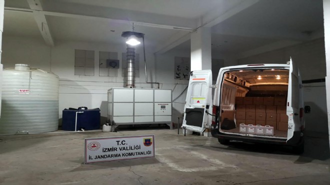 İzmir de sahte içkiciler, kimyasal maddeyi arıtmak için tesis kurmuş