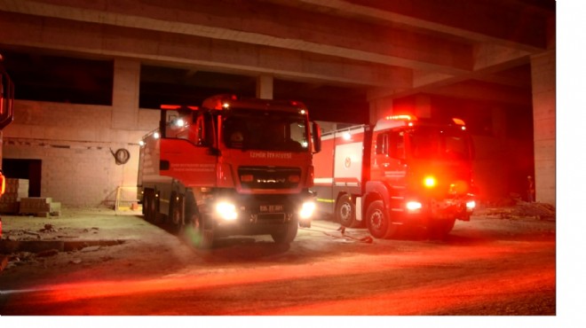 İzmir de şehir hastanesi inşaatında yangın paniği!