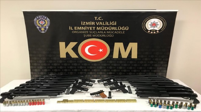İzmir de silah kaçakçılarına operasyon: 3 gözaltı