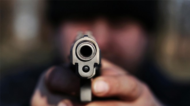 İzmir de silahlı-bıçaklı kavga: 1 ölü