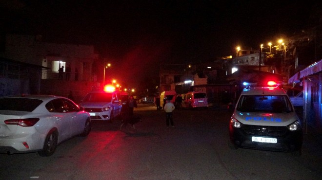 İzmir de silahlı çatışma dehşeti: 2 si kadın 6 yaralı