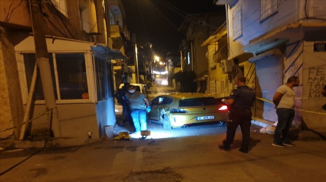 İzmir de sokak ortasında silahlı kavga: 2 ölü, 2 yaralı