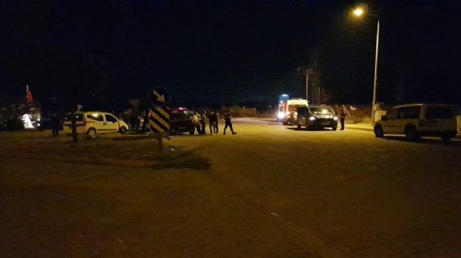 İzmir de silahlı kavga dehşeti: 3 yaralı