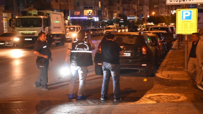 İzmir de silahlı saldırı dehşeti: Baba ile oğul yaralandı