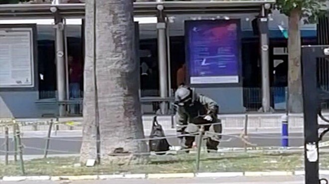 İzmir de şüpheli çanta kontrollü patlatıldı