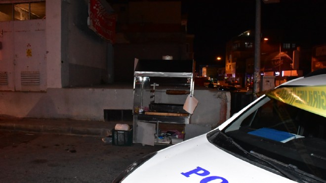 İzmir de taksicilerle kokareççinin yer kavgası: 3 yaralı