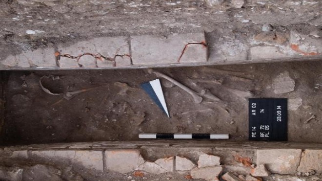 İzmir de tarihi araştırma: 2 bin yıllık iskeletler incelendi ve...