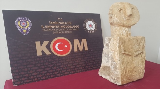 İzmir de  tarihi  operasyon: 11 bin yıllık heykel ele geçirildi