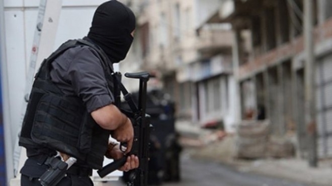 İzmir de terör örgütü PKK ya yönelik operasyonda 4 kişi yakalandı