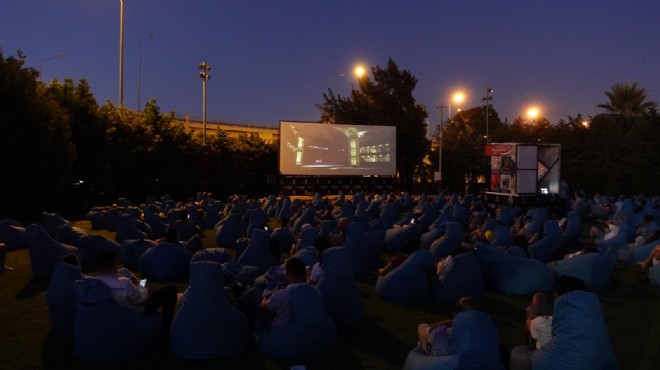 İzmir de üç ayrı merkezde açık havada sinema keyfi