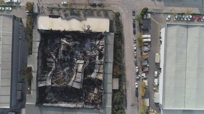 İzmir de yanan plastik fabrikasında zarar 10 milyon euro!