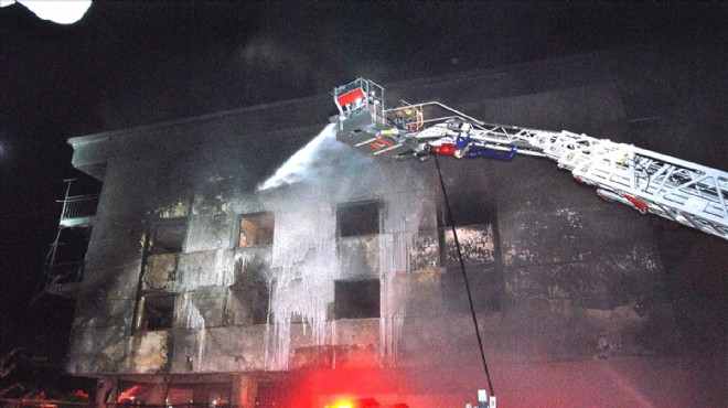 İzmir de yangın kabusu: Apartman kül oldu!