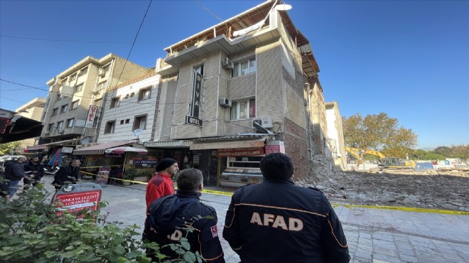İzmir de  yıkılma  paniği: Otele tahliye!