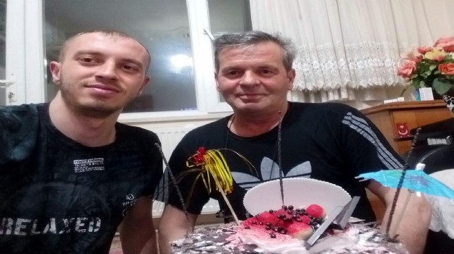 İzmir de yol verme kavgası dehşeti: Baba öldü, oğlu yaralı