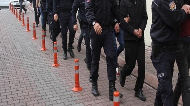 İzmir de zehir tacirlerine baskın: 14 gözaltı