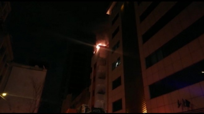 İzmir deki 5 katlı otelde yangın paniği!
