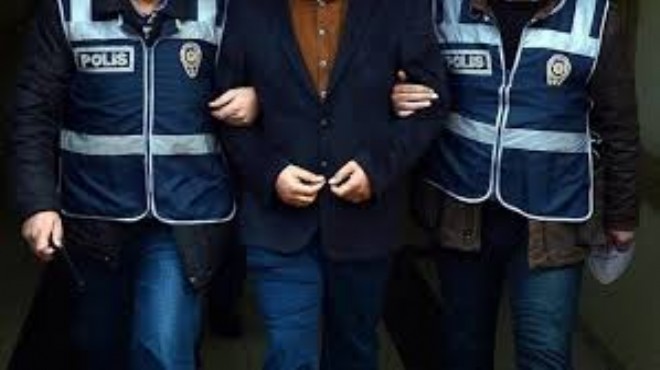 İzmir deki FETÖ operasyonunda 6 tutuklama