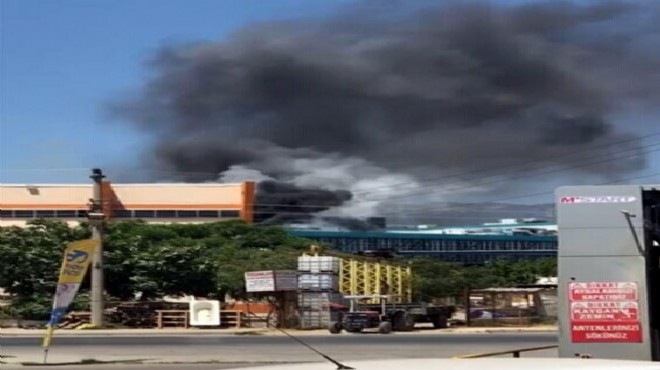 İzmir de yangın kabusu: Hastane, orman ve depo!
