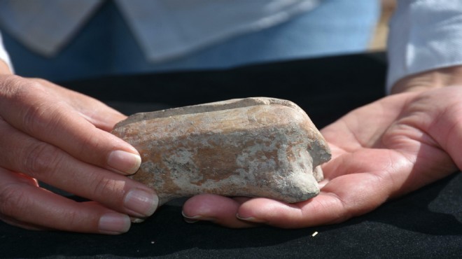 İzmir deki höyükte bulundu: 7 bin 700 yıllık marangoz aleti