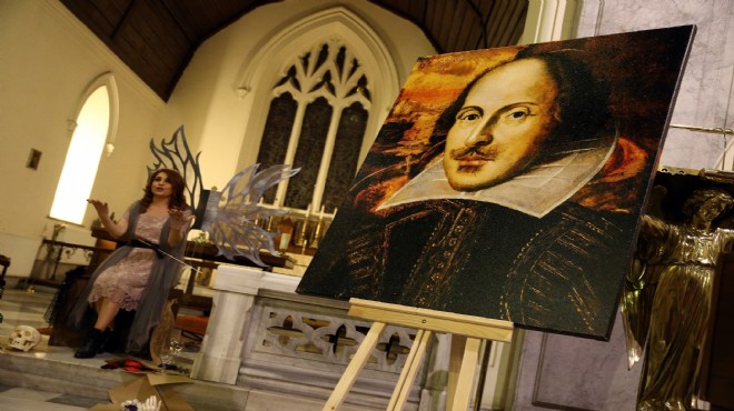 İzmir deki kilisede Shakespeare anması